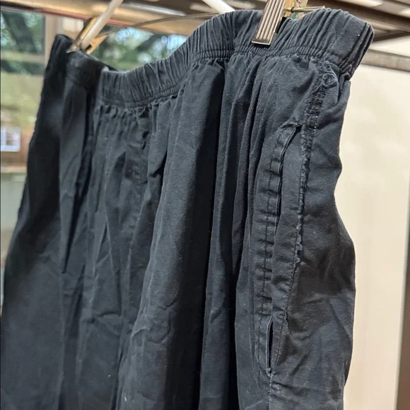 MID-Calf Clam Digger Pants Appliqué cuff SUCH A GREAT pair of Pants - Picture 3 of 6